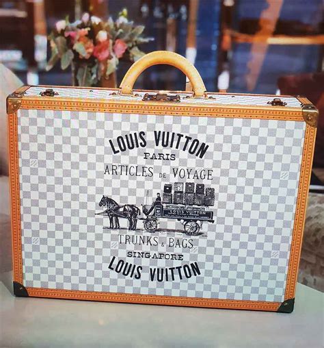 exterior paint louis vuitton